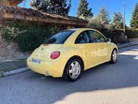 Usado VW New Beetle 102 CV (75 kW) 2003 Amarillo Utilitario