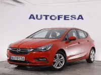 Usado Opel Astra Selective 125 CV (91 kW) 2018 Rojo