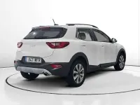 Usado Kia Stonic 84 HP (61 kW) 2023 Branco SUV
