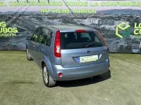 Usado Ford Fiesta Ghia 68 CV (50 kW) 2006 Azul Utilitario