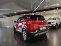 Usado Renault Captur Zen 131 CV (96 kW) 2020 Rojo SUV