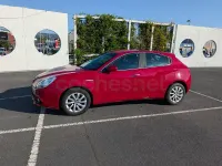 Usado Alfa Romeo Giulietta Distinctive 105 CV (77 kW) 2016 Granate Utilitario