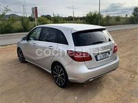 Usado Mercedes B180 109 CV (80 kW) 2017 Gris / plata Monovolumen