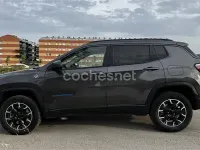 Usado Jeep Compass Trailhawk 240 CV (176 kW) 2020 Gris / plata SUV