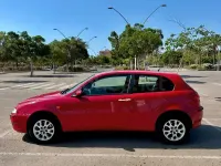 Usado Alfa Romeo 147 Distinctive 115 CV (84 kW) 2004 Rojo Utilitario
