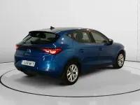 Usado Seat Leon Style 110 CV (80 kW) 2024 Azul Berlina
