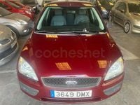 Begagnad Ford Focus Trend 100 HK (73 kW) 2005 Röd Sedan