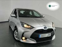 Usado Toyota Yaris Hybrid Business Edition 116 CV (85 kW) 2021 Gris Utilitario