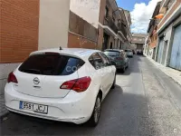 Usado Opel Astra Selective 110 CV (80 kW) 2015 Blanco Berlina