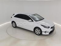 Usado Kia Ceed 100 CV (73 kW) 2025 Blanco Utilitario