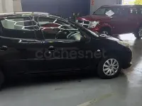 Usado Peugeot 206+ 70 CV (51 kW) 2012 Negro Utilitario
