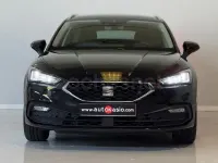 Usado Seat Leon Style 116 CV (85 kW) 2025 Negro Familiar