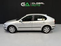 Usado Seat Leon Sport 105 CV (77 kW) 2002 Gris / plata Utilitario