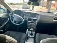 Usado Volvo V40 Kinetic 150 CV (110 kW) 2017 Gris Utilitario