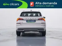 Usado Skoda Kamiq Ambition 110 CV (80 kW) 2022 Blanco SUV
