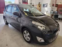 Usado Renault Grand Scénic III Dynamique 130 CV (95 kW) 2012 Gris / plata Monovolumen