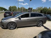 Usado Toyota Avensis Business Edition 143 CV (105 kW) 2017 Amarillo Familiar