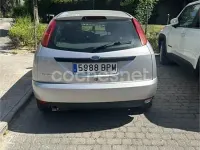 Usado Ford Focus Ambiente 90 CV (66 kW) 2001 Gris / plata Berlina