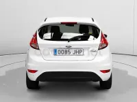 Usado Ford Fiesta Trend 95 CV (69 kW) 2015 Blanco Utilitario