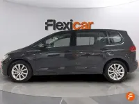 Usado VW Touran Business 115 CV (84 kW) 2018 Gris Monovolumen