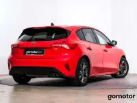 Usado Ford Focus ST-Line X 125 CV (91 kW) 2022 Rojo Berlina
