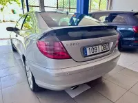 Usado Mercedes C200 163 CV (119 kW) 2002 Gris / plata Berlina