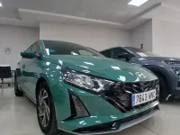 Usado Hyundai i20 100 CV (73 kW) 2024 Verde Utilitario