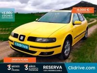 Usado Seat Leon Sport 105 CV (77 kW) 2001 Amarillo Utilitario