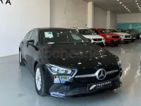 Usado Mercedes CLA200 Shooting Brake 150 CV (110 kW) 2020 Negro Familiar