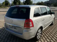 Usado Opel Zafira 110 CV (80 kW) 2010 Gris / plata Monovolumen