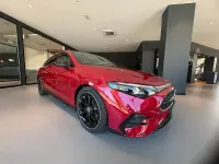 Nuevo Mercedes CLA180 136 CV (100 kW) 2026 Rojo Familiar