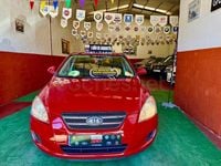 Usado Kia Ceed 109 CV (80 kW) 2007 Rojo Utilitario
