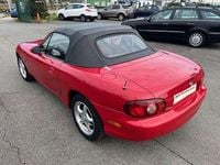 Usado Mazda MX5 Exclusive 110 CV (80 kW) 2001 Rojo Descapotable