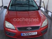 Usado Ford Focus Ghia 115 CV (84 kW) 2005 Naranja Berlina