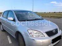 Usado Toyota Corolla Sol 110 CV (80 kW) 2002 Gris / plata Berlina
