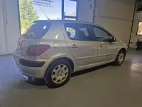 Usado Peugeot 307 110 CV (80 kW) 2003 Gris / plata Berlina