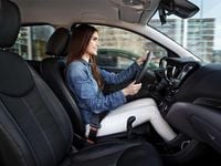 Usado Opel Karl Selective 75 CV (55 kW) 2018 Rojo Utilitario