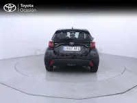 Usado Toyota Yaris Hybrid Active 116 CV (85 kW) 2025 Negro Berlina