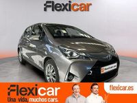Usado Toyota Yaris Hybrid Active 100 CV (73 kW) 2018 Gris Berlina