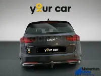 Usado Kia Ceed GT GT-Line 160 CV (117 kW) 2023 Gris / plata Familiar