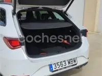 Usado Seat Leon FR 150 CV (110 kW) 2022 Blanco Familiar