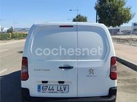 Usado Peugeot Partner Tepee Active 100 CV (73 kW) 2016 Blanco Monovolumen