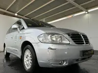 Usado SsangYong Rodius Limited 165 CV (121 kW) 2011 Gris / plata Monovolumen