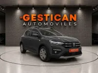 Usado Dacia Sandero Essentiel 91 CV (66 kW) 2022 Gris Utilitario