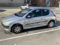 Usado Peugeot 206 75 CV (55 kW) 2003 Gris / plata Berlina