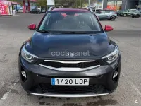 Usado Kia Stonic 120 CV (88 kW) 2019 Gris / plata SUV