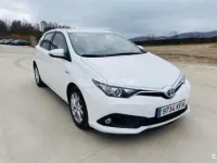 Usado Toyota Auris Hybrid Active 136 CV (100 kW) 2017 Blanco Familiar