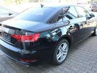 Usado Audi A4 150 CV (110 kW) 2019 Negro metalizado Berlina