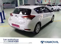 Usado Toyota Auris Hybrid Active 136 CV (100 kW) 2016 Blanco Berlina