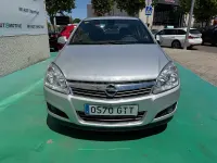 Usado Opel Astra Edition 100 CV (73 kW) 2009 Gris / plata Berlina